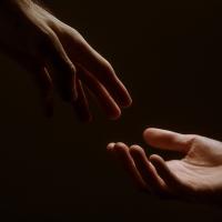Hands 5216585 1920