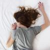 Femme dormir sommeil insomnie