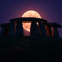 Lune avec dolmen