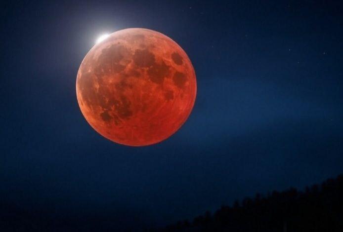 Une Pleine Lune en Balance sous tension