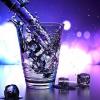 Boire de l'eau en bouteille