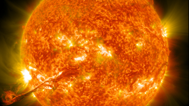 Éruptions solaires et filaments de plasma : impacts